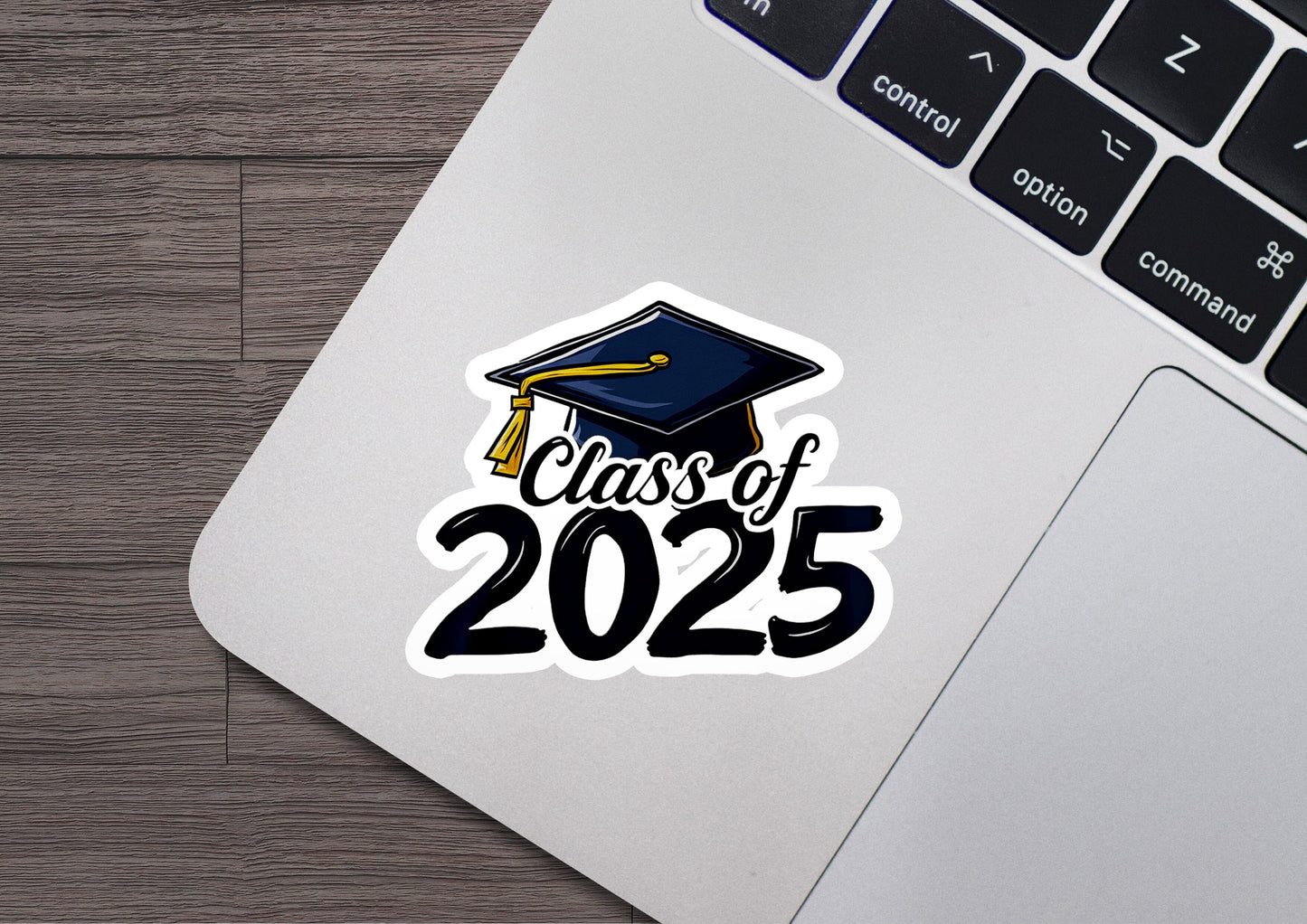 a sticker that says class of 205 on it