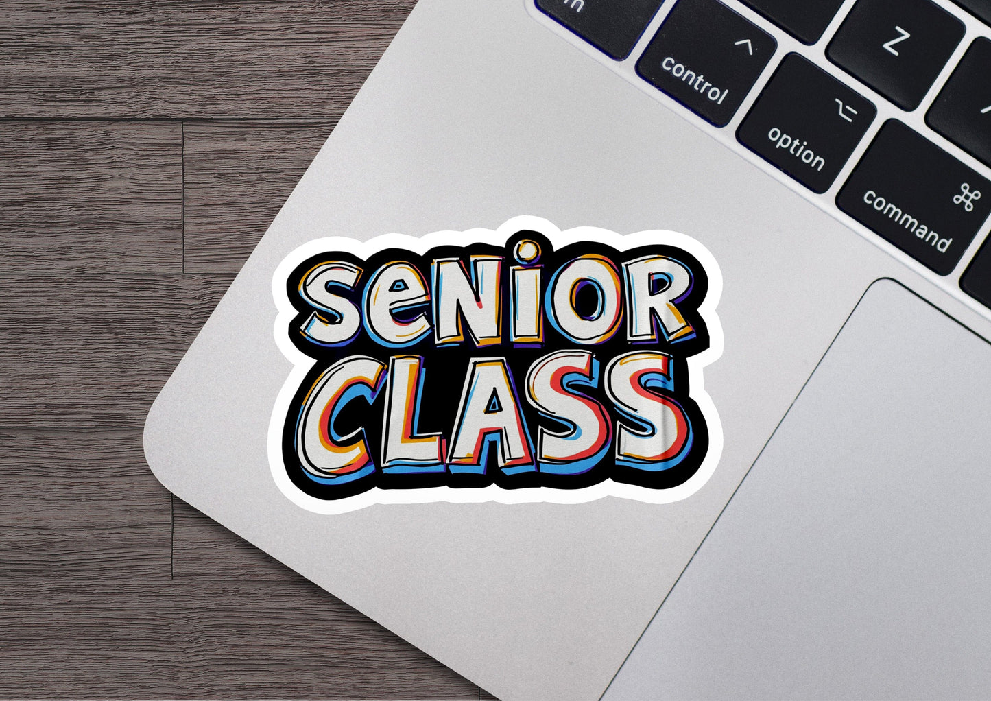 a sticker that says senior class on it